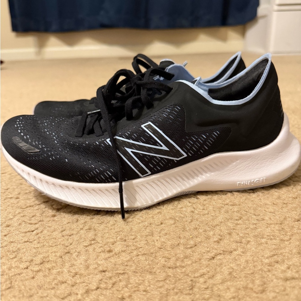 New Balance DynaSoft Lowky Alt Women’s Size 10 - Black & Blue